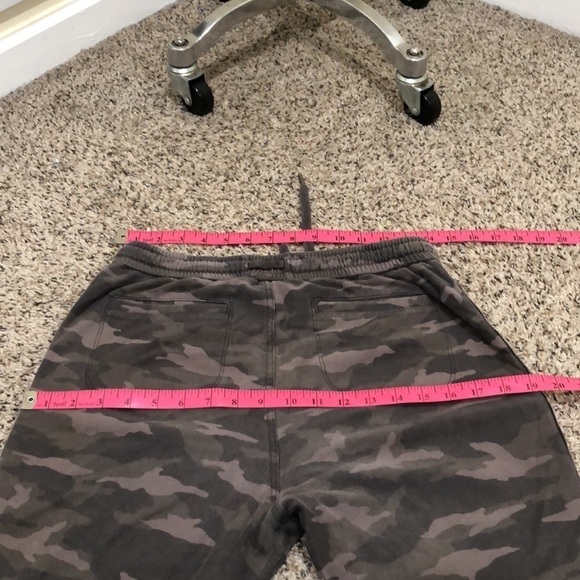 Athleta Forallon Jogger Size Medium Olive Green Camo Camouflage - Picture 5 of 10